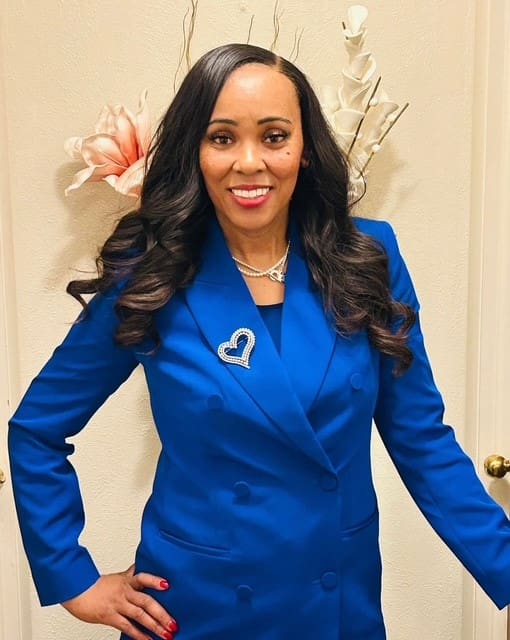 Vee Webb-DeLesline
